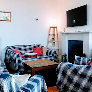 Traditional Oer The Meadows Apartment